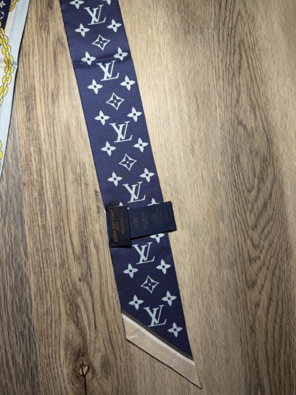 LV Bow BB Bandeau - Picture 3 of 3